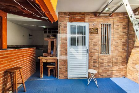 Casa à venda com 150m², 2 quartos e 2 vagas Casa à venda com 150m², 2 quartos e 2 vagasTerraço