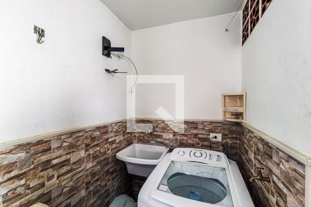 Casa à venda com 150m², 2 quartos e 2 vagas Casa à venda com 150m², 2 quartos e 2 vagasÁrea de Serviço