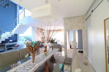 Sala de casa à venda com 4 quartos, 600m² em Jardim Guanabara, Rio de Janeiro