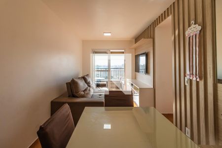 Sala de apartamento para alugar com 3 quartos, 76m² em Jardim Tupanci, Barueri