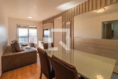 Sala de apartamento para alugar com 3 quartos, 76m² em Jardim Tupanci, Barueri