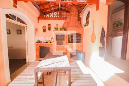 Casa à venda com 240m², 3 quartos e 3 vagaschurrasqueira