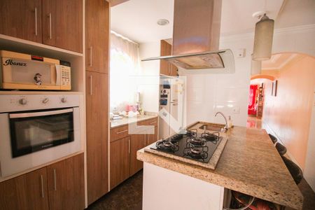 Casa à venda com 240m², 3 quartos e 3 vagascozinha