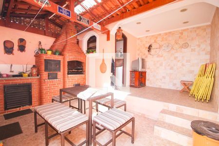 Casa à venda com 240m², 3 quartos e 3 vagaschurrasqueira