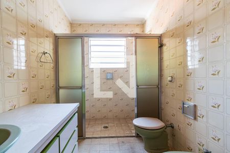 Banheiro da Suíte de casa para alugar com 3 quartos, 303m² em Vila do Encontro, São Paulo