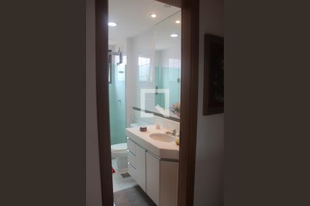 Apartamento à venda com 111m², 3 quartos e 3 vagasBanheiro social