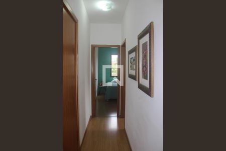 Apartamento à venda com 111m², 3 quartos e 3 vagasCorredor de acesso aos quartos