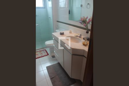 Apartamento à venda com 111m², 3 quartos e 3 vagasBanheiro social