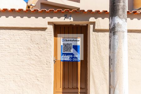 Casa à venda com 85m², 2 quartos e 2 vagasFachada - Placa Quinto Andar