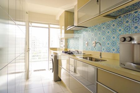Apartamento para alugar com 90m², 3 quartos e 2 vagas Apartamento para alugar com 90m², 3 quartos e 2 vagasCozinha e Área de Serviço