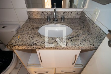 Banheiro de apartamento para alugar com 2 quartos, 55m² em Bela Vista, São Paulo