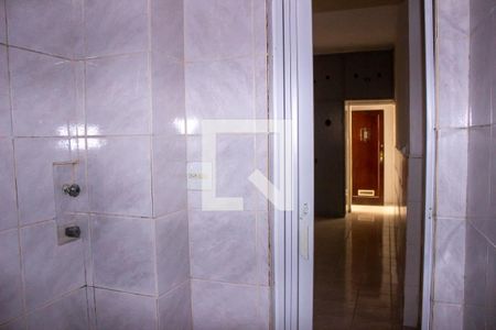 Banheiro  de apartamento à venda com 1 quarto, 28m² em Catete, Rio de Janeiro