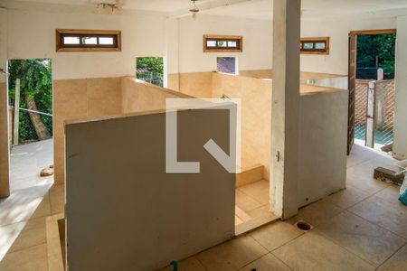 Casa à venda com 225m², 3 quartos e 8 vagasCanil