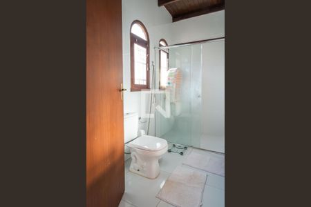 Casa à venda com 225m², 3 quartos e 8 vagasBanheiro da Suíte