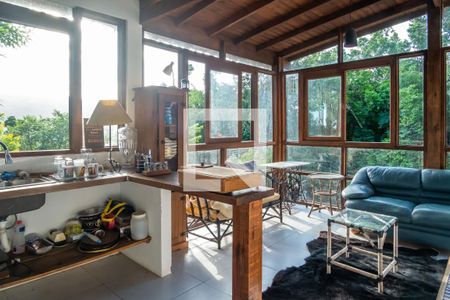 Casa à venda com 225m², 3 quartos e 8 vagasÁrea externa