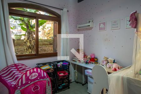 Casa à venda com 225m², 3 quartos e 8 vagasQuarto 2