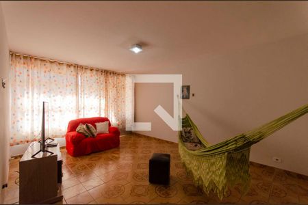 Casa à venda com 500m², 6 quartos e 8 vagas Casa à venda com 500m², 6 quartos e 8 vagasQuarto Reversível