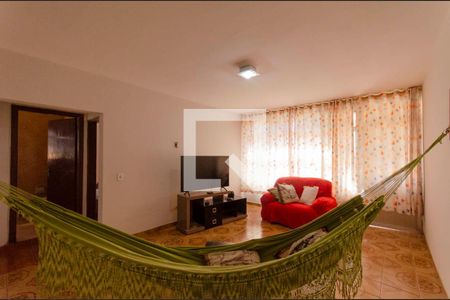 Casa à venda com 500m², 6 quartos e 8 vagas Casa à venda com 500m², 6 quartos e 8 vagasQuarto Reversível