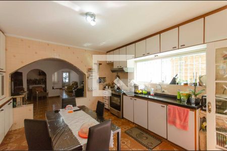 Casa à venda com 500m², 6 quartos e 8 vagas Casa à venda com 500m², 6 quartos e 8 vagasCozinha