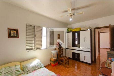 Casa à venda com 500m², 6 quartos e 8 vagas Casa à venda com 500m², 6 quartos e 8 vagasQuarto 4