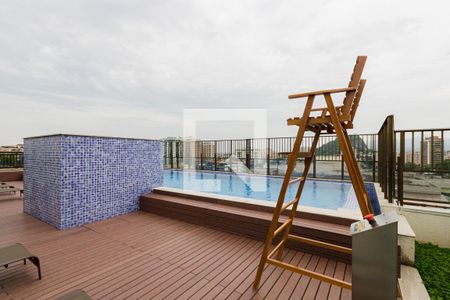 Apartamento à venda com 65m², 2 quartos e 1 vaga Apartamento à venda com 65m², 2 quartos e 1 vagaPiscina