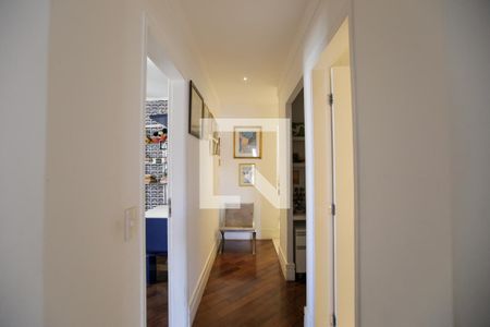 Apartamento à venda com 123m², 2 quartos e 3 vagas Apartamento à venda com 123m², 2 quartos e 3 vagasCorredor