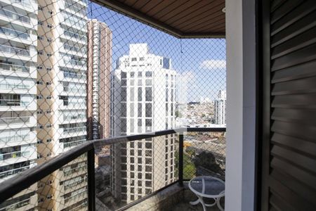 Apartamento à venda com 123m², 2 quartos e 3 vagas Apartamento à venda com 123m², 2 quartos e 3 vagasVaranda