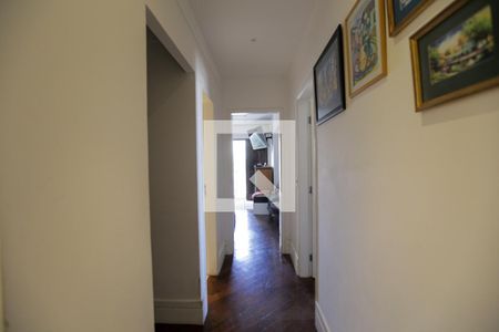 Apartamento à venda com 123m², 2 quartos e 3 vagas Apartamento à venda com 123m², 2 quartos e 3 vagasCorredor