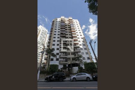 Apartamento à venda com 123m², 2 quartos e 3 vagas Apartamento à venda com 123m², 2 quartos e 3 vagasFachada