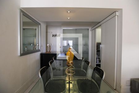 Apartamento à venda com 123m², 2 quartos e 3 vagas Apartamento à venda com 123m², 2 quartos e 3 vagasSala