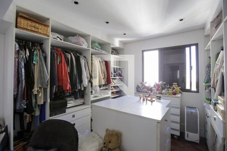 Apartamento à venda com 123m², 2 quartos e 3 vagas Apartamento à venda com 123m², 2 quartos e 3 vagasCloset