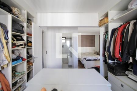 Apartamento à venda com 123m², 2 quartos e 3 vagas Apartamento à venda com 123m², 2 quartos e 3 vagasCloset