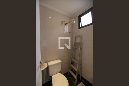 Apartamento à venda com 123m², 2 quartos e 3 vagas Apartamento à venda com 123m², 2 quartos e 3 vagasBanheiro de Serviço