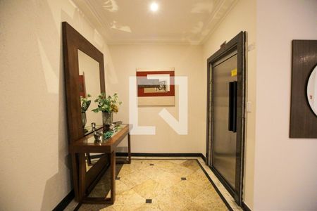 Apartamento à venda com 123m², 2 quartos e 3 vagas Apartamento à venda com 123m², 2 quartos e 3 vagasÁrea comum