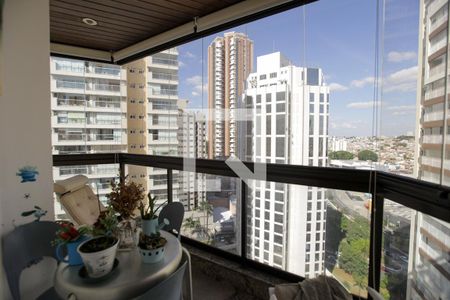 Apartamento à venda com 123m², 2 quartos e 3 vagas Apartamento à venda com 123m², 2 quartos e 3 vagasVaranda