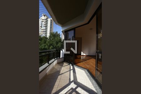 Varanda  de apartamento para alugar com 3 quartos, 127m² em Vila Suzana, São Paulo