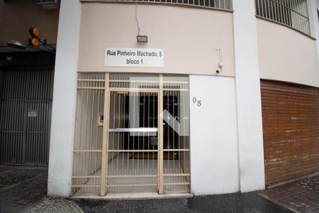 Apartamento para alugar com 100m², 2 quartos e 1 vaga Apartamento para alugar com 100m², 2 quartos e 1 vagaFachada e portaria