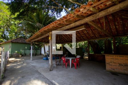 Casa à venda com 900m², 1 quarto e sem vagaQuintal