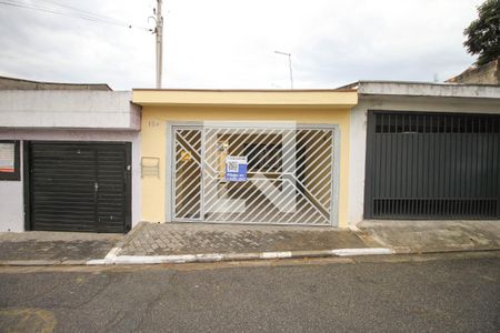 Casa à venda com 110m², 4 quartos e 2 vagasFachada