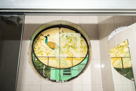 Banheiro de apartamento para alugar com 1 quarto, 45m² em Humaitá, Porto Alegre