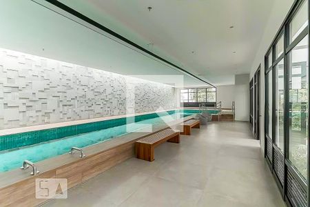 Studio para alugar com 35m², 1 quarto e 1 vaga Studio para alugar com 35m², 1 quarto e 1 vagaÁrea comum - Piscina