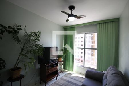 Sala de Estar de apartamento à venda com 3 quartos, 62m² em Socorro, São Paulo