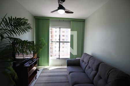 Sala de Estar de apartamento à venda com 3 quartos, 62m² em Socorro, São Paulo