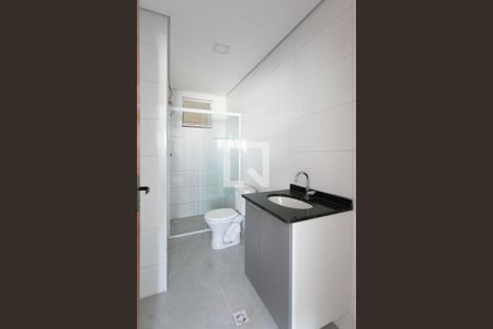 Banheiro de kitnet/studio para alugar com 2 quartos, 45m² em Vila Doutor Eiras, São Paulo