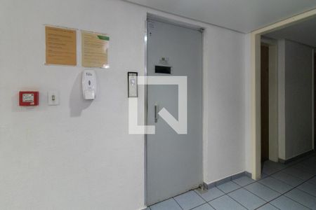 Apartamento à venda com 42m², 1 quarto e sem vagaElevador