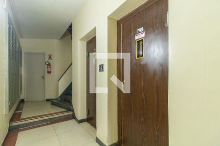 Apartamento à venda com 73m², 2 quartos e sem vagaElevadores