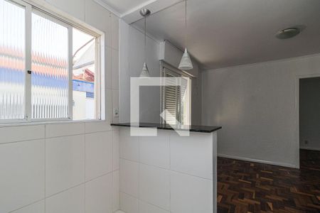 Cozinha de apartamento à venda com 1 quarto, 34m² em Passo da Areia, Porto Alegre
