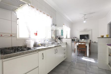 Casa à venda com 200m², 3 quartos e 2 vagasCozinha