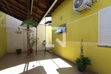 Casa à venda com 200m², 3 quartos e 2 vagasChurrasqueira