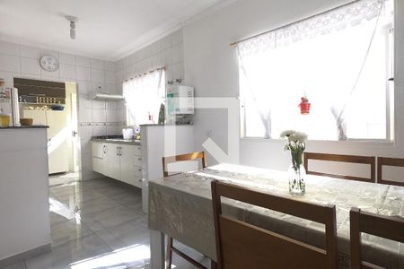 Casa à venda com 200m², 3 quartos e 2 vagasCozinha